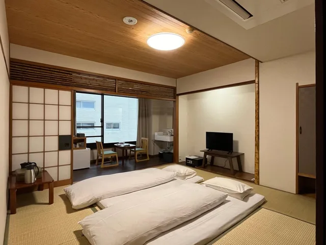 Japanese, No Bathroom، Kameya Rakan 5/10