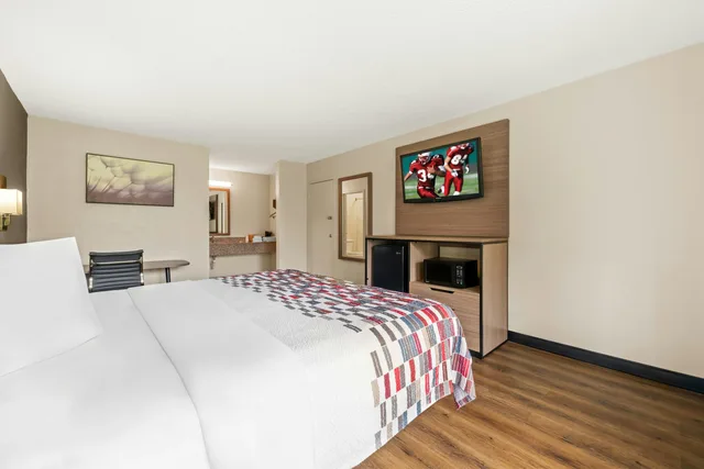 غرفة سوبيريور بسرير كينج، Red Roof Inn Charlotte - Airport 2/8