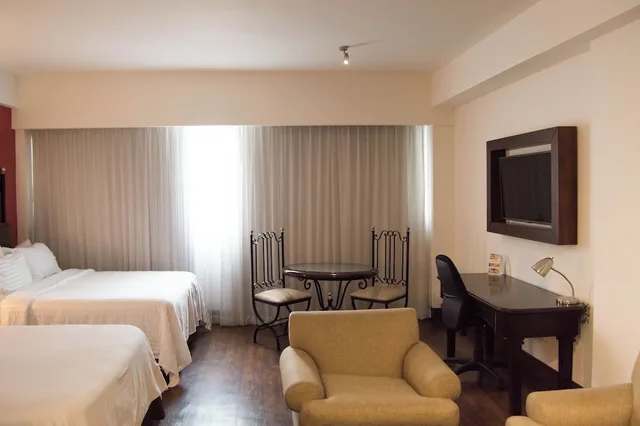 Premium, 2 Queen Beds, Jumeirah View، Holiday Inn & Suites Guadalajara Centro Historico 5/7