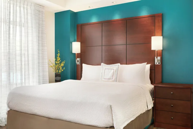 استوديو بسرير كينج مع أريكة لذوي الإعاقة، RESIDENCE INN BY MARRIOTT PORTLAND DOWNTOWN WATERFRONT 3/7