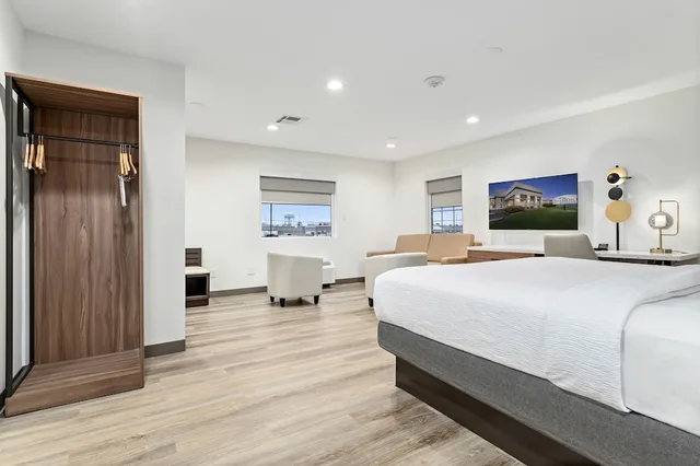 Suite, 2 King Beds, Baymont by Wyndham Beaumont 1/6