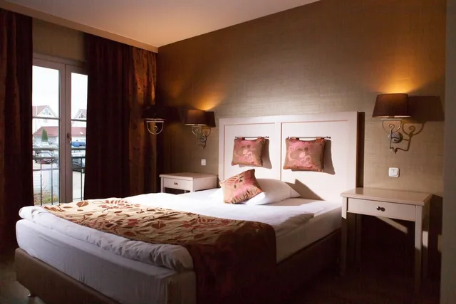 غرفة كومفورت بسرير كينج، Hotel Ampervilla 3/4