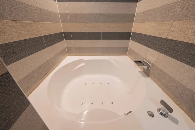 Vip, Twin Beds, 1 Double and 1 Single Bed، Special W Motel 10/10