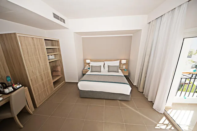 غرفة قياسية بسرير مزدوج بإطلالة على الحديقة، Jaz Fanara Resort and Residence 3/6