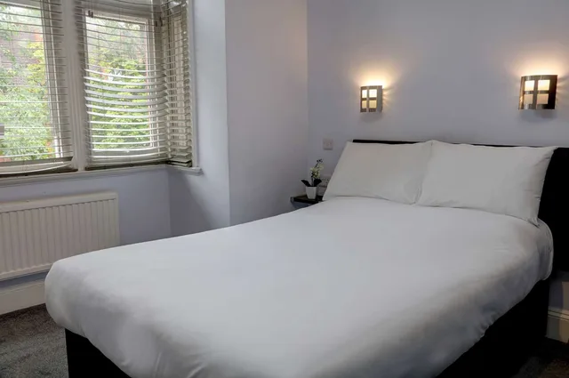 غرفة قياسية بسرير مزدوج، Sure Hotel By Best Western Reading 1/2
