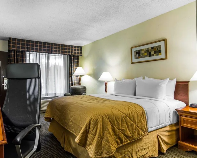 غرفة خارجية بسرير كينج، Clarion Hotel Concord/Walnut Creek 8/10