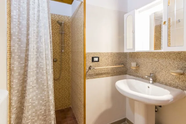 غرفة بسرير كوين، B&B Corte Antica 6/10