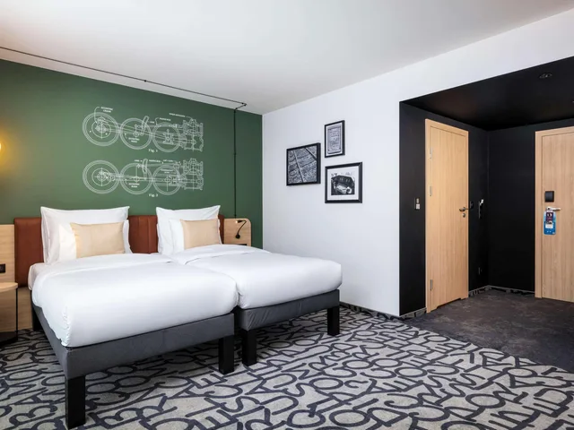 Comfortable, Queen Bed, Working Area، Mercure Warszawa Ursus Station 4/8