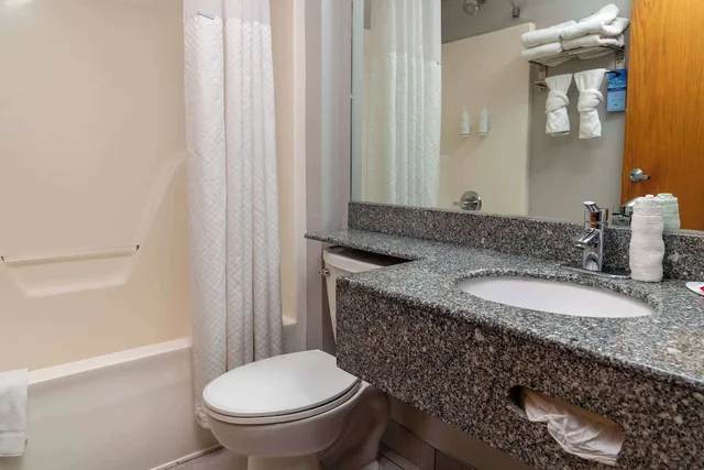 جناح استوديو بسريرين كوين، Microtel Inn and Suites by Wyndham Pigeon Forge 6/8