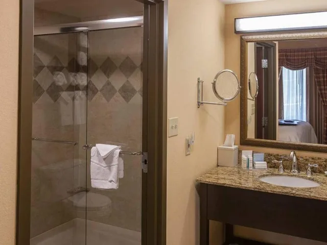 Studio, King Bed, Sofa, Accessible, Hampton Inn Suites Stillwater 3/7