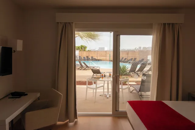 جناح جونيور بسرير كينج بشرفة مع أريكة، Aequora Lanzarote Suites 9/10