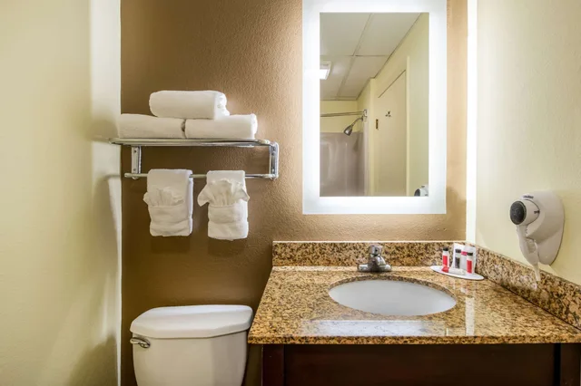 غرفة بسريرين مزدوجين لذوي الإعاقة، Ramada by Wyndham Groton 2/3