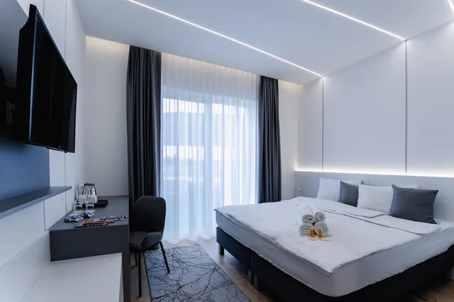 Standard, NOA Hotel 1/1
