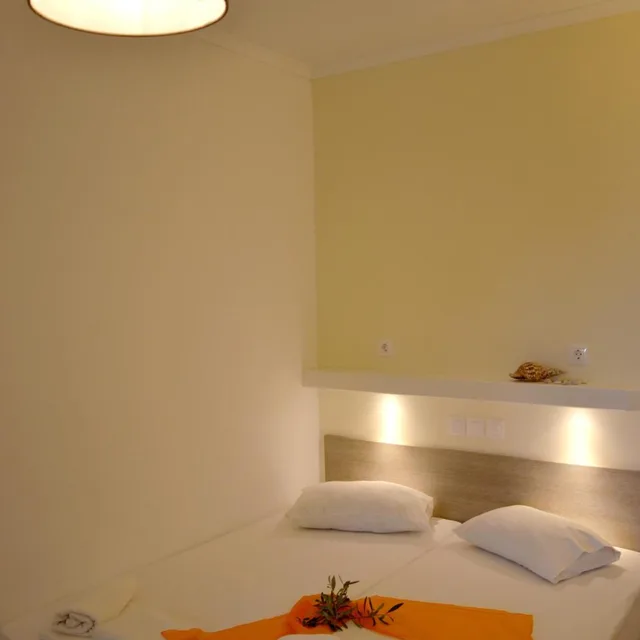 Deluxe, Double Bed, Galaxy 6/9