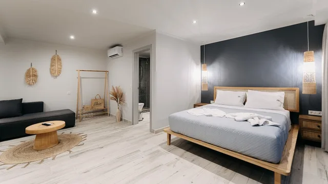 Tree House, Queen Bed, Sofa, Private Pool، Zante Calinica 1/3