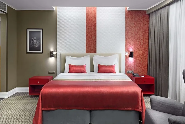 Superior, King Bed, Ramada Plaza by Wyndham Eskisehir 2/4