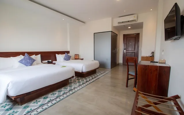 Plus, Deluxe, Family, 1 Double and 1 Single Bed, Queen Bed، DACO Hotel 1/3