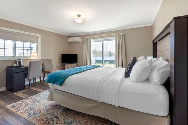 غرفة سيغنتشر بسرير كينج، Christies Mill Waterfront Resort and Spa 4/10
