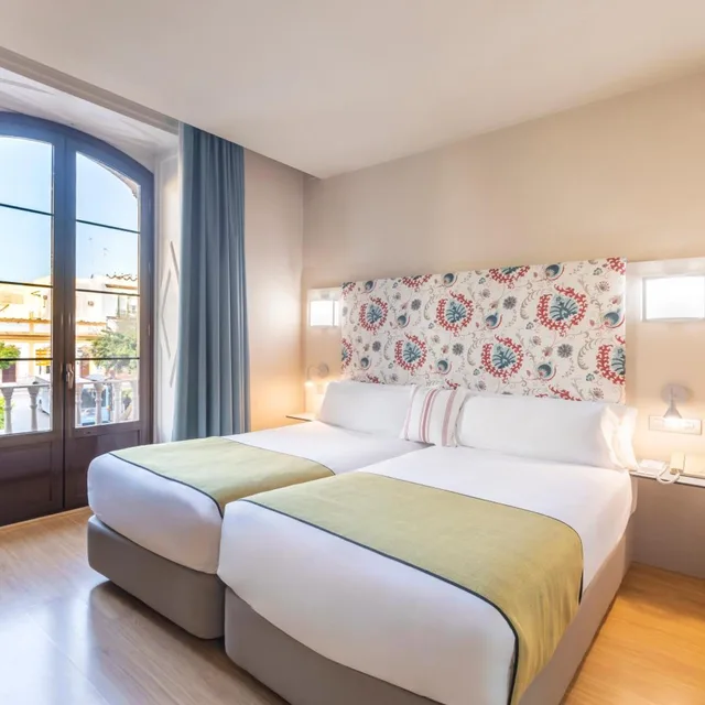 غرفة بسرير مزدوج بشرفة، Hotel Itaca Jerez 7/10