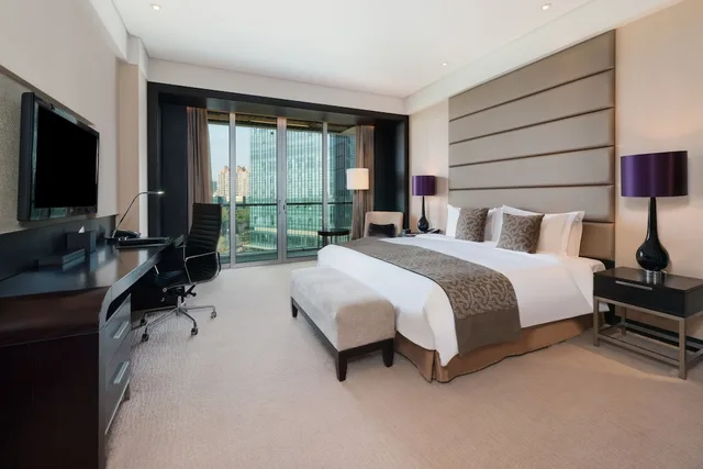 جناح بسرير فردي بغرفة نوم واحدة بمنطقة جلوس مع دخول صالة النادي لذوي الإعاقة، Crowne Plaza Shanghai Xiayang Lake 3/8