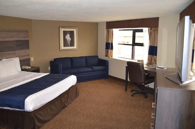 جناح بسرير كينج، Baymont By Wyndham Downtown Detroit 2/8