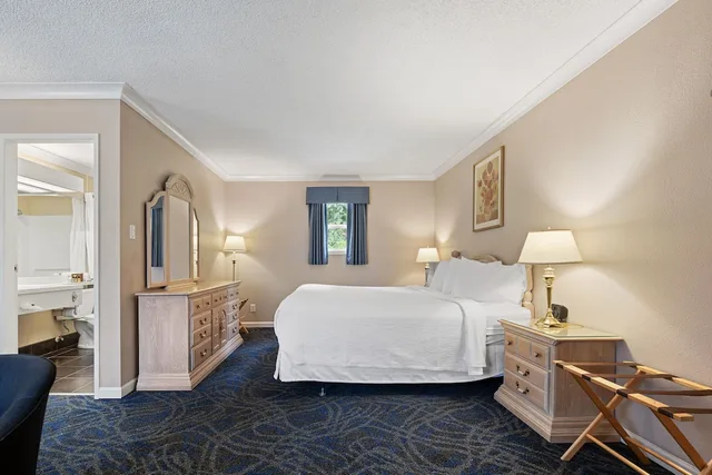 جناح ديلوكس بسرير كينج، Glenwood Inn & Suites 1/4