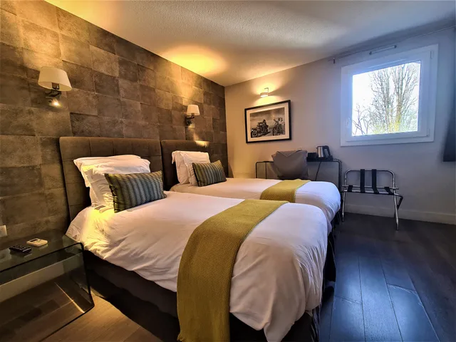 غرفة قياسية بسريرين منفصلين، Comfort Hotel Cergy Pontoise Comfort FR06 1/1
