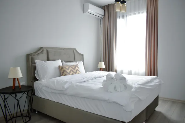Suite, Green Hills Suites 1/8
