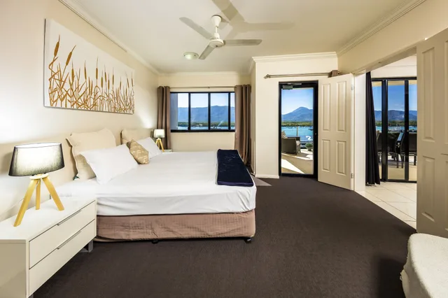 3 Bedrooms, Apartment, 2 King Beds, Single Bed, Water View، Jack Newell Holiday Apartments 1/10