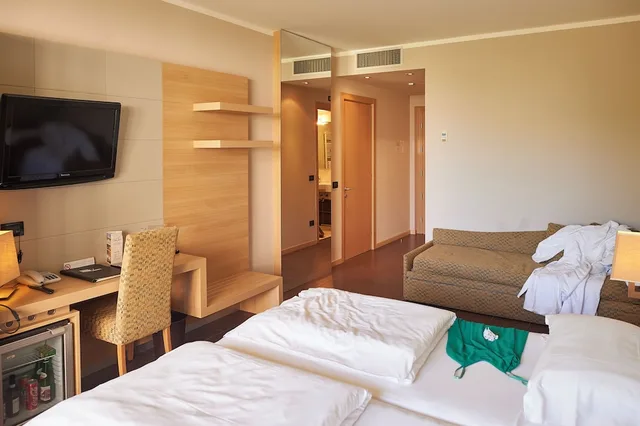 Comfort, Quadruple, Triple, Double Bed, Private Garden, 2 Sofa، Villa Luisa Resort 2/3