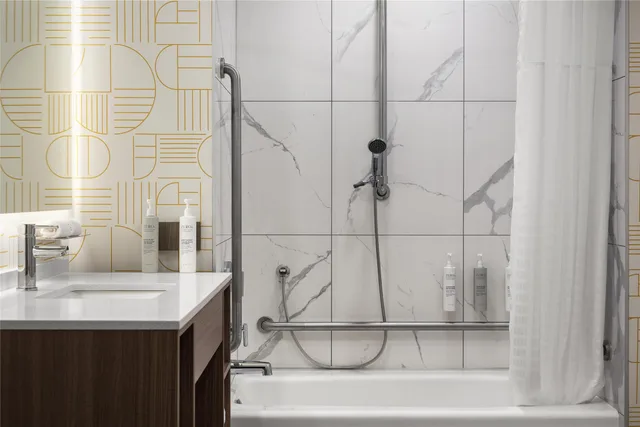 1 Bedroom, Suite, King Bed, Bathtub, Accessible, Home2 Suites by Hilton Woodstock ON 2/3