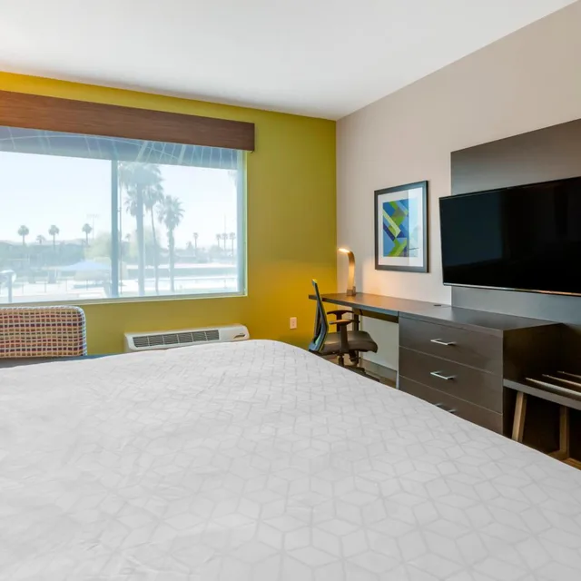 غرفة ديلوكس بسرير كينج لذوي الإعاقة، Holiday Inn Express Suites Phoenix Dwtn State Capitol 5/10