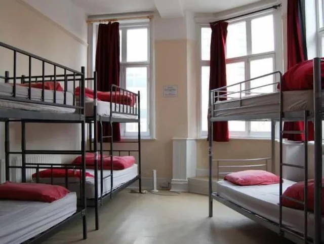 Mixed Dorm, 10 Beds، Dover Castle Hostel 1/1