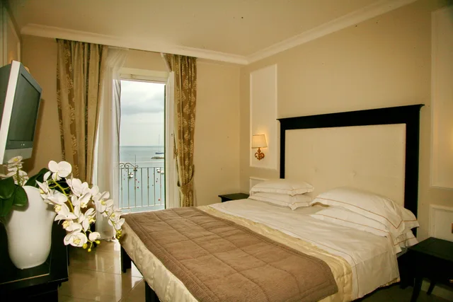 غرفة سوبيريور بسرير مزدوج بإطلالة على البحر، Hotel Miramare and Spa 2/5