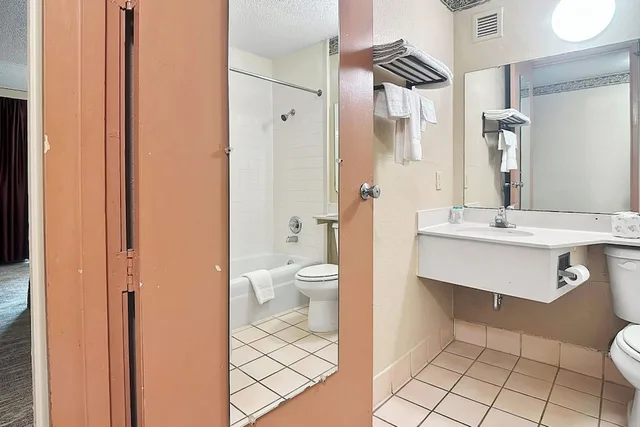 غرفة بسريرين كوين لغير المدخنين، Airport Inn Memphis Near Graceland By Hotel O 7/10