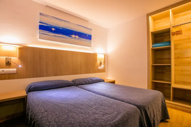 شقة سوبيريور بسريرين منفصلين بشرفة بغرفة نوم واحدة مع أريكة، Apartamentos Sal Rossa 2/6