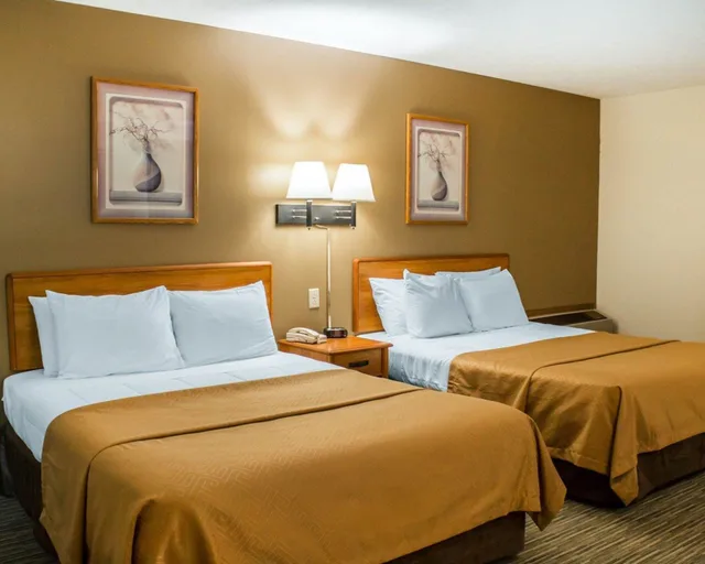 غرفة قياسية بسريرين كوين، Econo Lodge Elkhart North 1/1