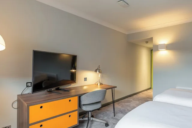 غرفة بسرير كينج، Village Hotel St Davids Nr Chester 3/4
