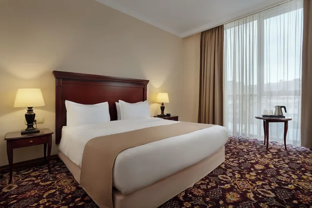 غرفة سوبيريور بسرير كينج، Ani Grand Hotel Yerevan 1/6