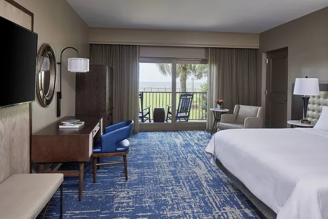 Grand, King Bed, Bay View, Balcony, Accessible، The Grand Hotel Golf Resort & Spa, Autograph Collection 1/5