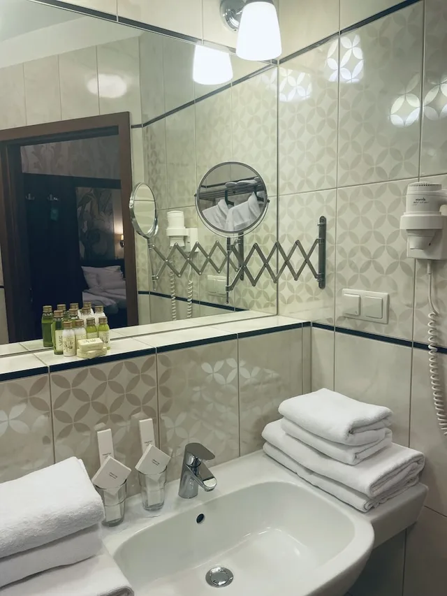 غرفة ديلوكس بسريرين منفصلين، Hotel Amber Design 2/4