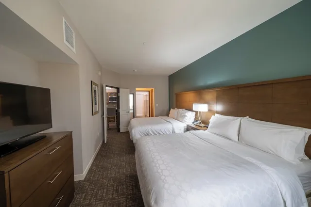 جناح بسريرين كوين، Staybridge Suites Houston East - Baytown 1/4