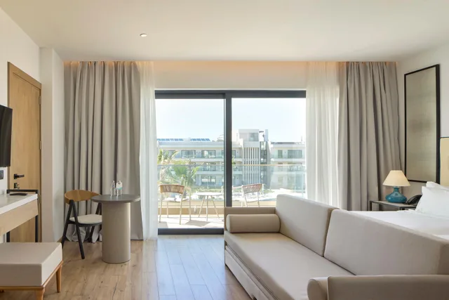Deluxe, Partial Sea View, MELIA DURRES ALBANIA 2/3