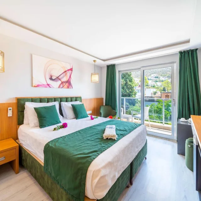 Deluxe, Double Bed, Side Sea View، Mogons Exclusive 3/9
