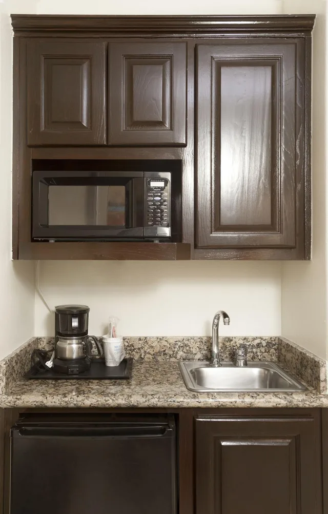 Standard, Multiple Beds، Holiday Inn Express Hotel Suites Brownsville 3/3
