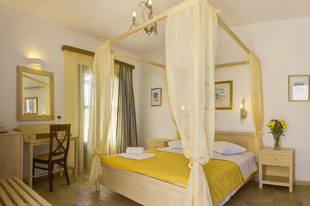 Honeymoon, Suite, Twin Beds, Mathios Village 6/10