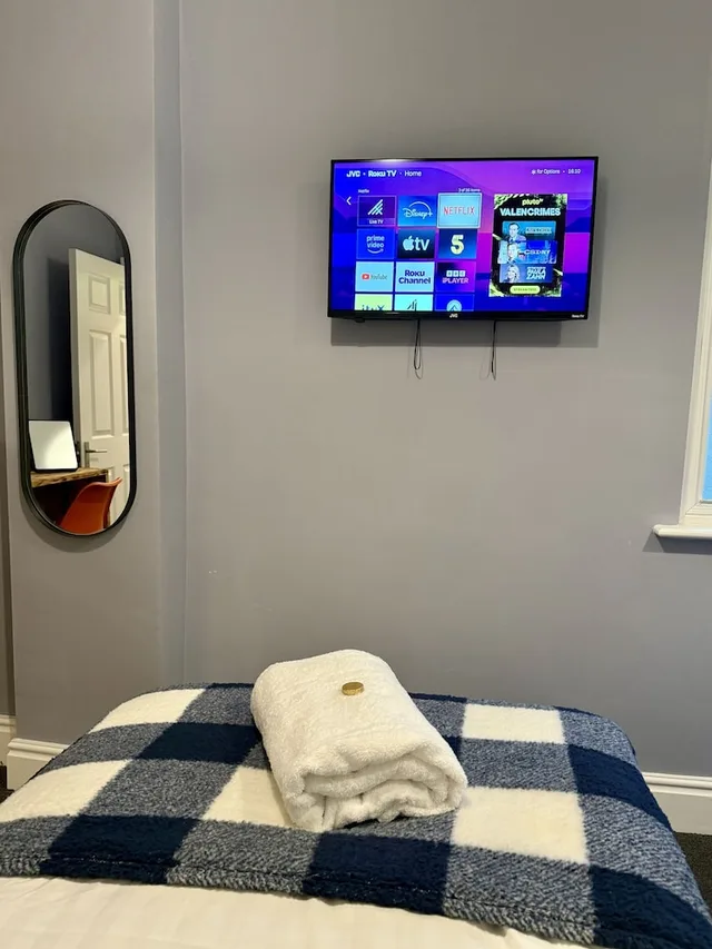 Room, Twin Beds, The Crescent Guest House 8/10