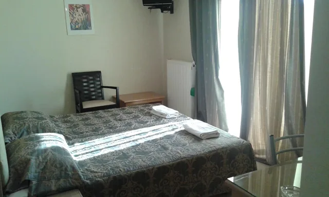 Room, Double Bed, Four Seasons Skg Thessaloniki 4/10