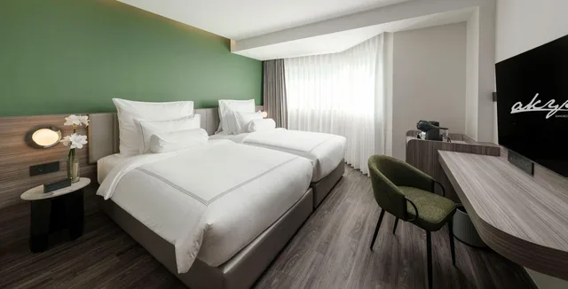 Deluxe, Twin Beds, The Akyra Bangkok 11 2/4