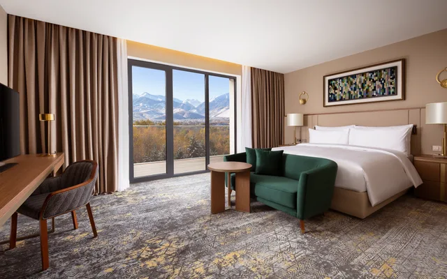 جناح تنفيذي بإطلالة على الجبل، Swissotel Wellness Resort Alatau Almaty 2/9